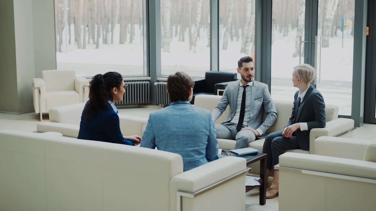Consultants in a meeting, representing WWICS's advisory practice
